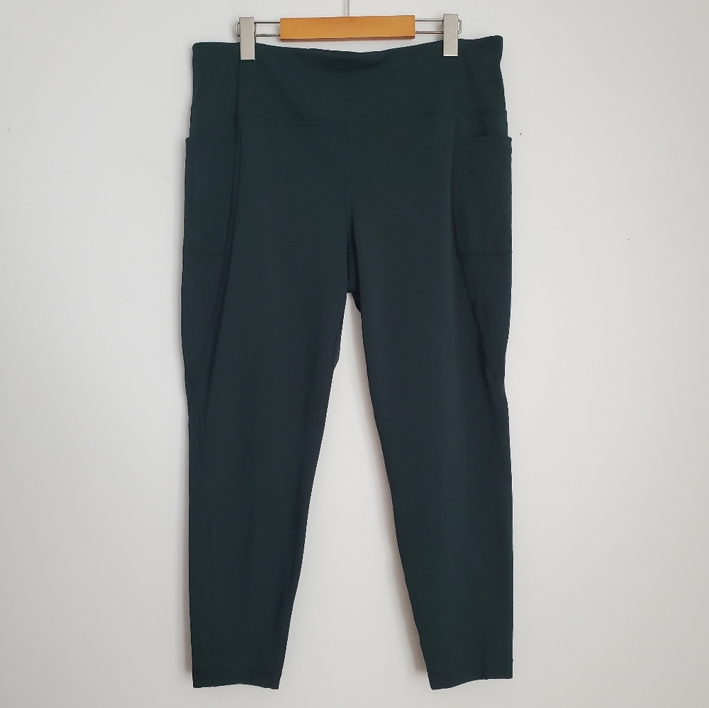 Lole Dark Green Active Crops Size XXL